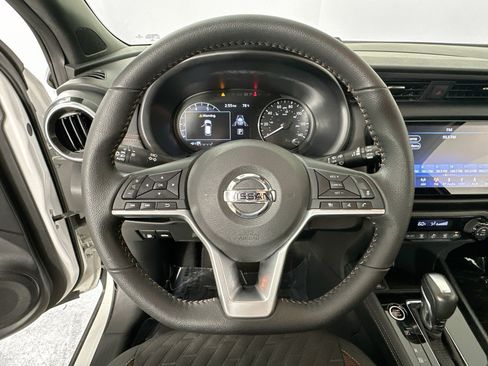 Used 2021 Nissan Kicks SR FWD image 10
