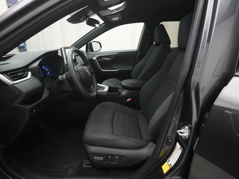 Used 2023 Toyota RAV4 SE w/ SE Grade Weather Package AWD/4WD image 7