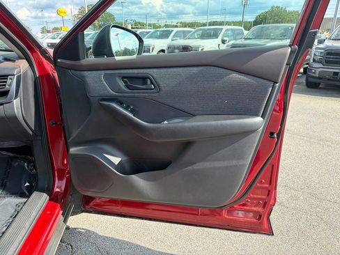 Used 2023 Nissan Rogue S AWD/4WD image 23