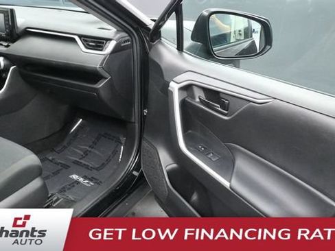 Used 2022 Toyota RAV4 LE w/ Carpet Mat Package (TMS) AWD/4WD image 14