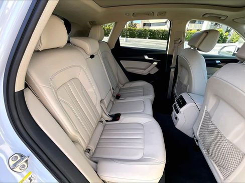 Used 2021 Audi Q5 2.0T Premium Plus w/ Premium Plus Package AWD/4WD image 19