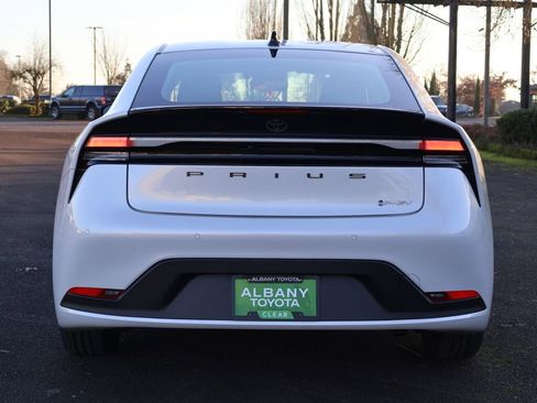New 2026 Toyota Prius Plug-In Hybrid image 5
