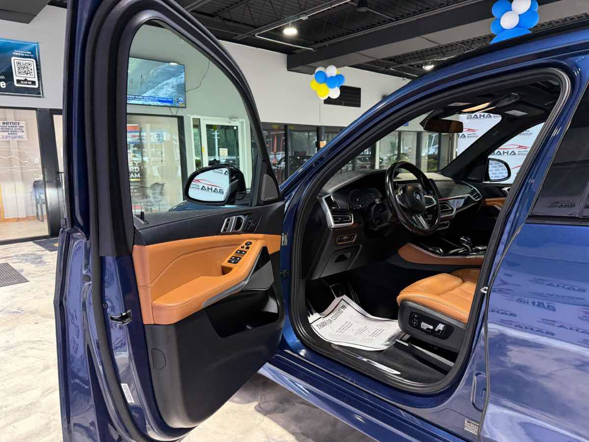 Used 2021 BMW X5 xDrive40i w/ M Sport Package AWD/4WD image 29