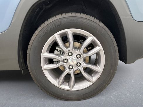 Used 2024 GMC Terrain SLT w/ Infotainment Package II AWD/4WD image 28