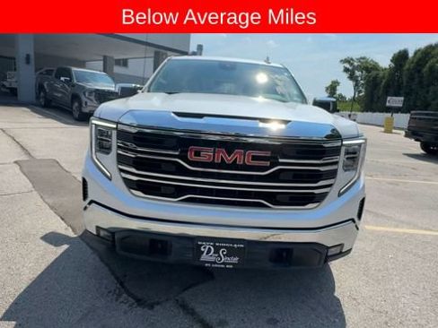 Used 2024 GMC Sierra 1500 SLT AWD/4WD image 3