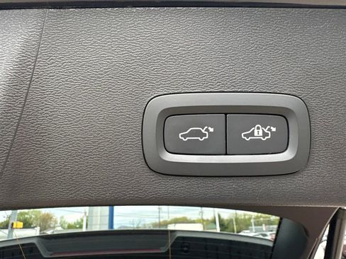 Certified 2026 Volvo XC40 B5 Plus AWD/4WD image 41