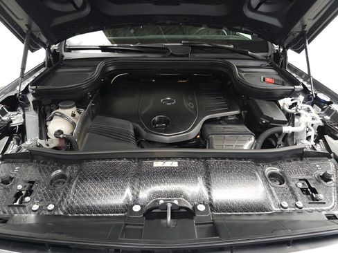 Certified 2025 Mercedes-Benz GLS 450 4MATIC image 36