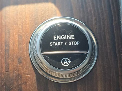 Certified 2026 Mercedes-Benz GLC 300 4MATIC image 36