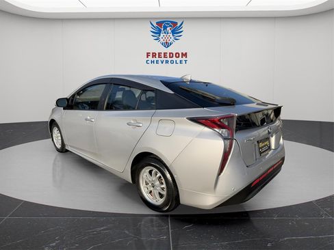 Used 2017 Toyota Prius Two image 3