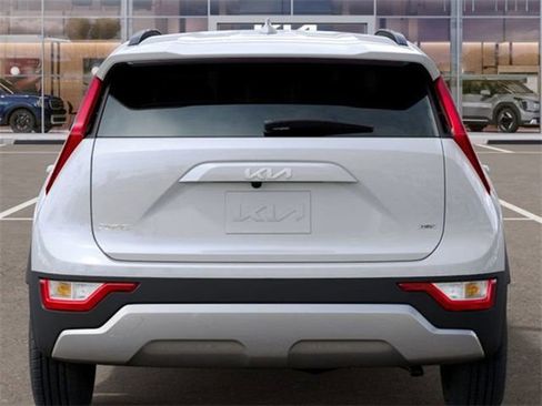 Certified 2025 Kia Niro LX FWD image 13