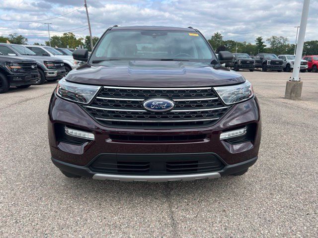 Used 2023 Ford Explorer XLT w/ Equipment Group 202A AWD/4WD image 2
