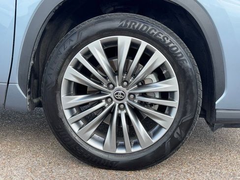 Used 2022 Toyota Highlander Platinum image 9