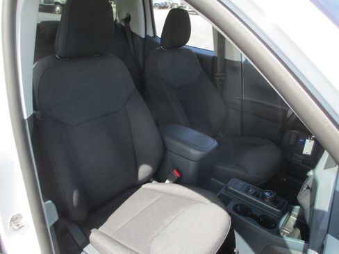 Used 2025 Ford Maverick XL image 17