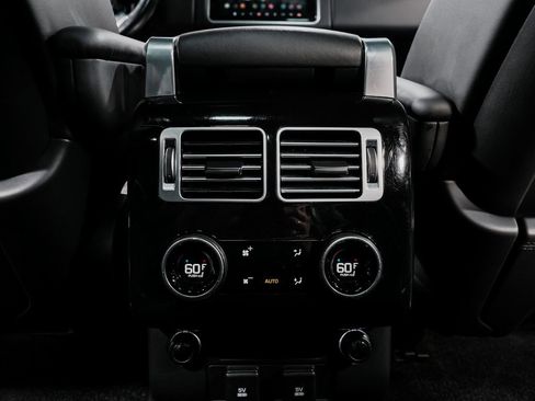 Used 2020 Land Rover Range Rover HSE image 32