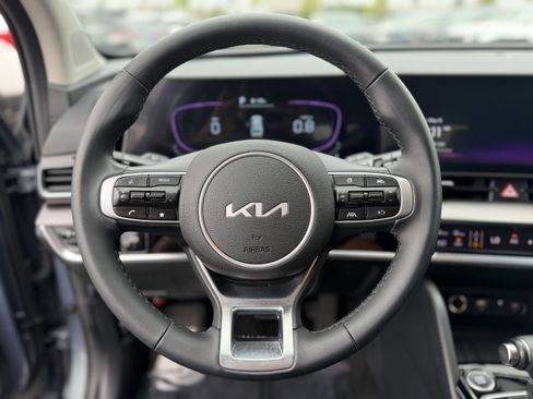Certified 2025 Kia Sportage EX FWD image 18