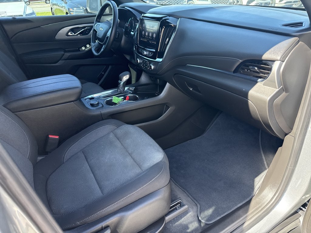 Used 2023 Chevrolet Traverse LT FWD image 35