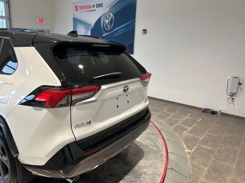 Used 2019 Toyota RAV4 XSE w/ Carpet Mat Package image 5