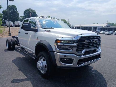 New 2026 RAM 5500 Tradesman w/ Chrome Appearance Group AWD/4WD image 8