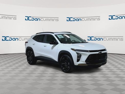 Certified 2026 Chevrolet Trax ACTIV w/ Sunroof Package image 3