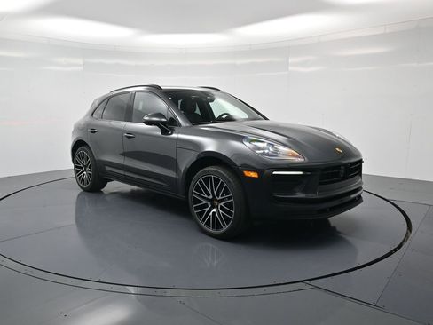 Used 2026 Porsche Macan AWD/4WD image 32