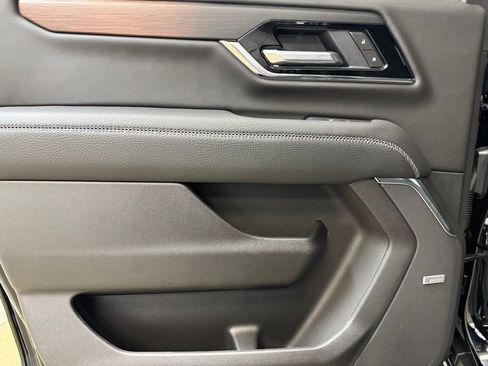 New 2026 GMC Yukon XL Denali w/ Advanced Technology Package image 14