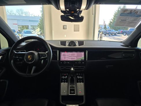 Used 2023 Porsche Macan image 35