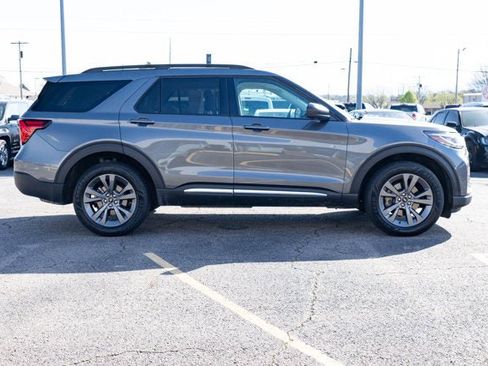 Used 2025 Ford Explorer Active w/ Active Comfort Package AWD/4WD image 6