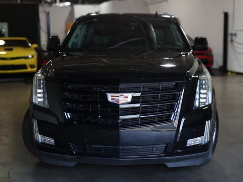 Used 2019 Cadillac Escalade ESV Luxury image 8