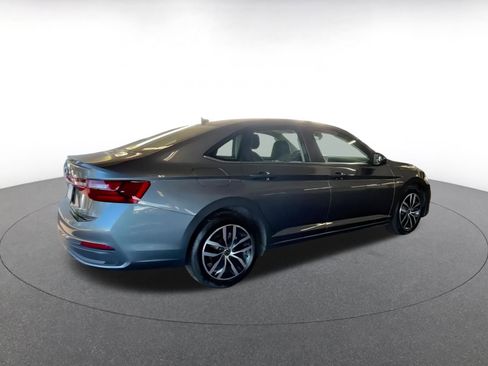 Used 2025 Volkswagen Jetta SE image 12