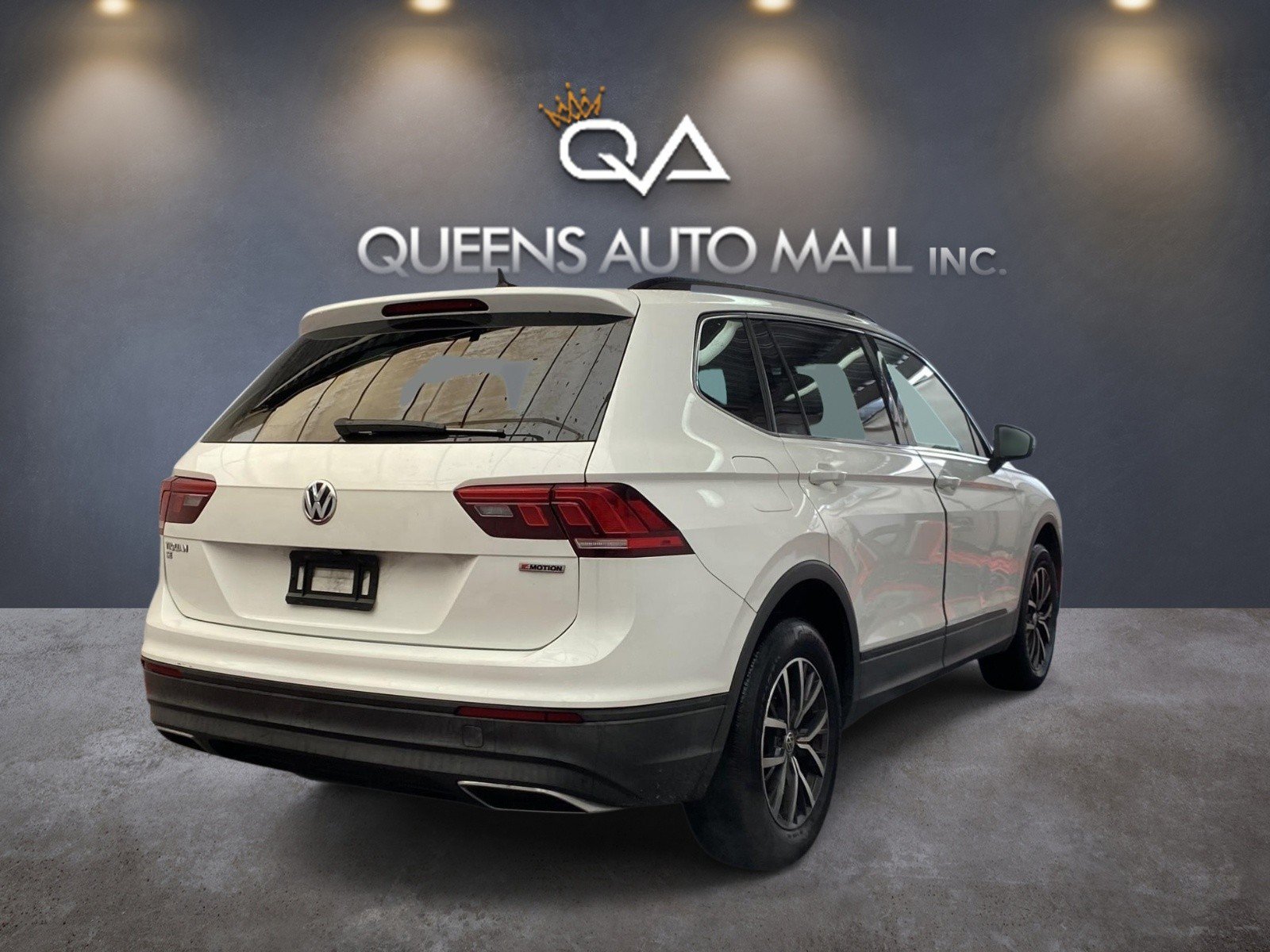 Used 2019 Volkswagen Tiguan SE w/ Panoramic Sunroof Package AWD/4WD image 6