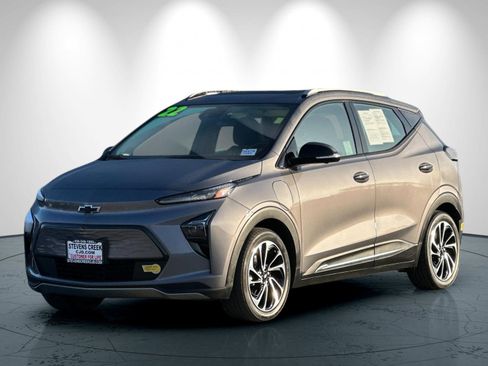 Used 2022 Chevrolet Bolt EUV Premier w/ Sun & Sound Package image 8