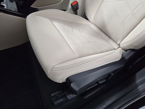 Certified 2024 BMW X1 xDrive28i w/ Technology Package image 11