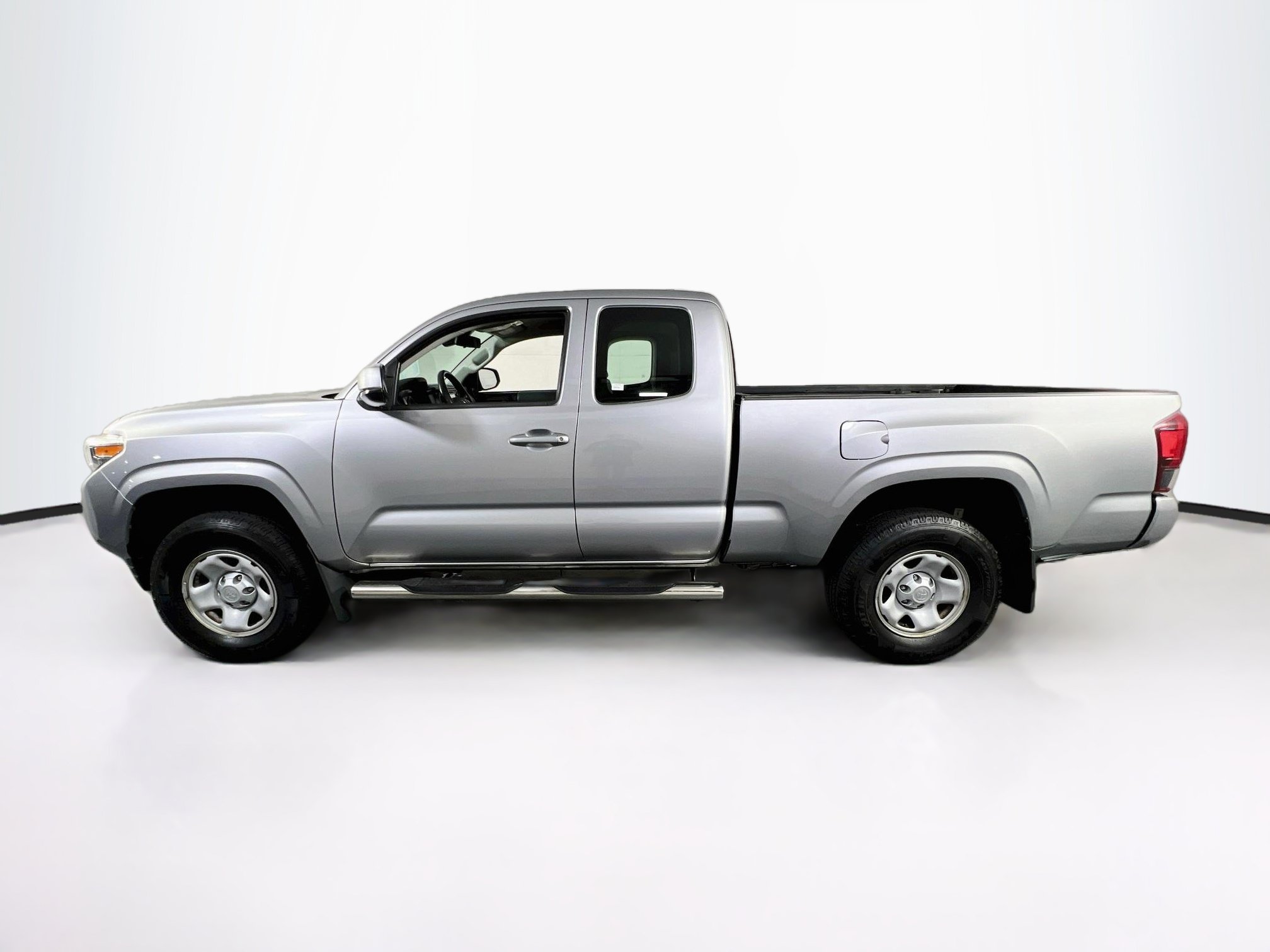 Used 2018 Toyota Tacoma SR w/ SR Convenience Package AWD/4WD image 8