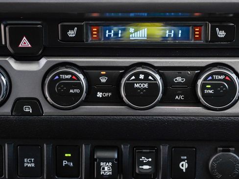 Used 2019 Toyota Tacoma Limited image 36