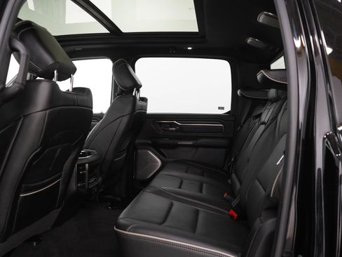 Used 2020 RAM 1500 Limited w/ Black Appearance Package AWD/4WD image 15