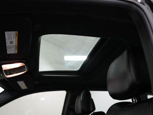 Used 2019 Jeep Grand Cherokee Limited AWD/4WD image 15