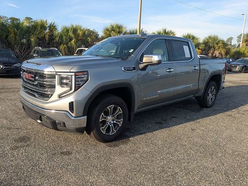 Used 2025 GMC Sierra 1500 SLT RWD image 8