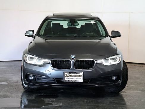Used 2018 BMW 320i xDrive Sedan w/ Convenience Package AWD/4WD image 9