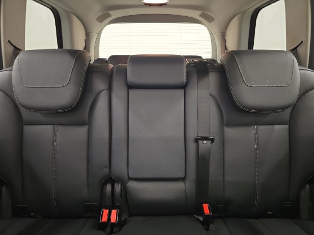 Used 2011 Mercedes-Benz GL 450 4MATIC image 24