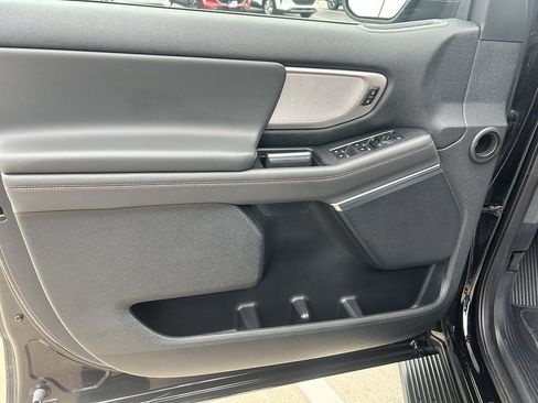Used 2025 Ford Expedition Max Active AWD/4WD image 9