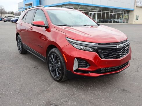 Used 2024 Chevrolet Equinox RS FWD image 2