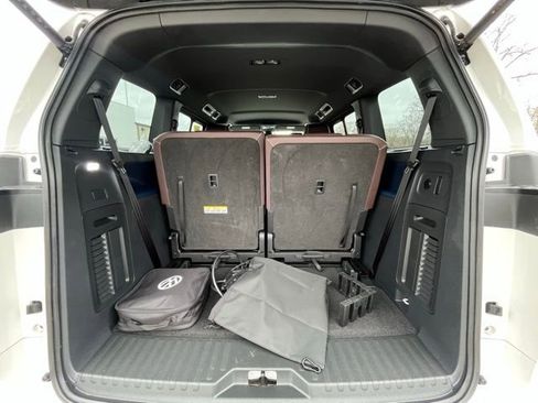 Certified 2025 Volkswagen ID. Buzz Pro S RWD image 19