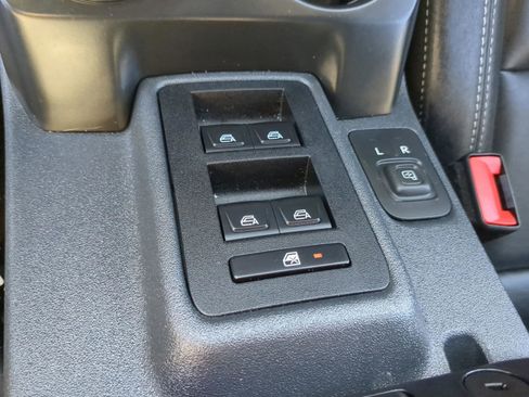 Used 2025 Ford Bronco Badlands image 43