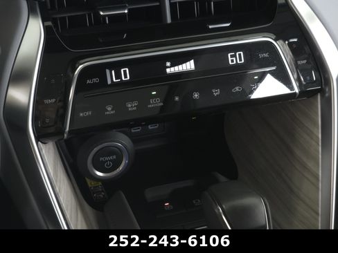 Used 2024 Toyota Venza Limited AWD/4WD image 16