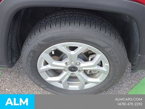 Used 2025 Jeep Compass Latitude AWD/4WD image 17