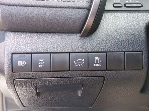 Used 2022 Toyota Camry LE FWD image 17