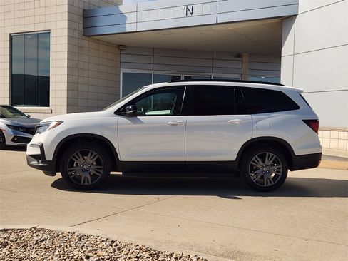 Certified 2022 Honda Pilot Sport image 4