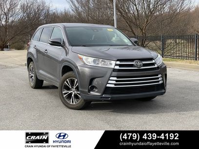 Used 2017 Toyota Highlander LE