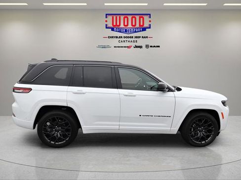 New 2026 Jeep Grand Cherokee Summit AWD/4WD image 2