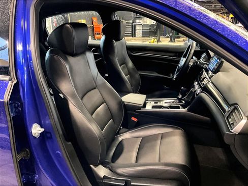 Used 2022 Honda Accord Sport image 11